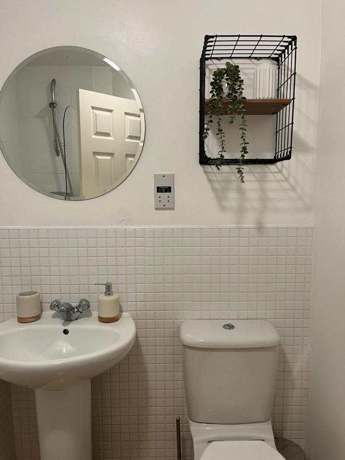 Homely 2 Story Cathedral City Apartment Durham Buitenkant foto