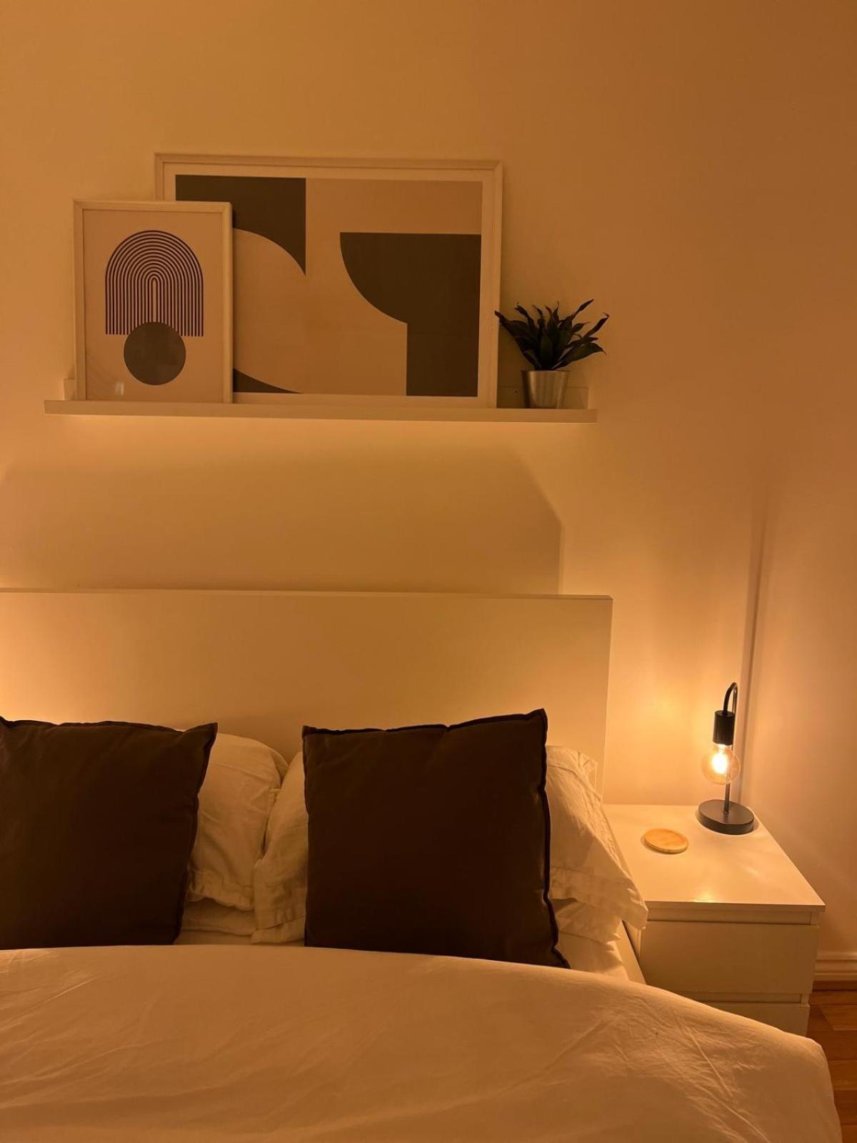 Homely 2 Story Cathedral City Apartment Durham Buitenkant foto
