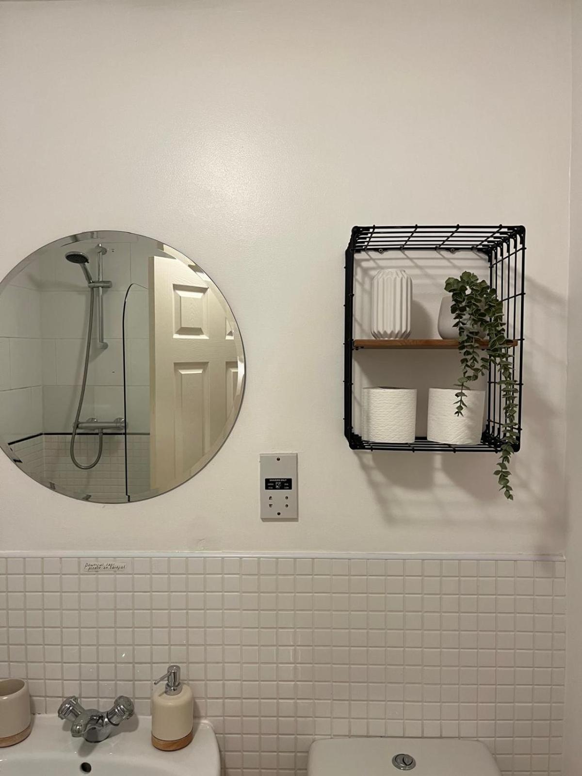 Homely 2 Story Cathedral City Apartment Durham Buitenkant foto